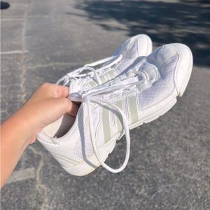 Adidas cheer/running shoes